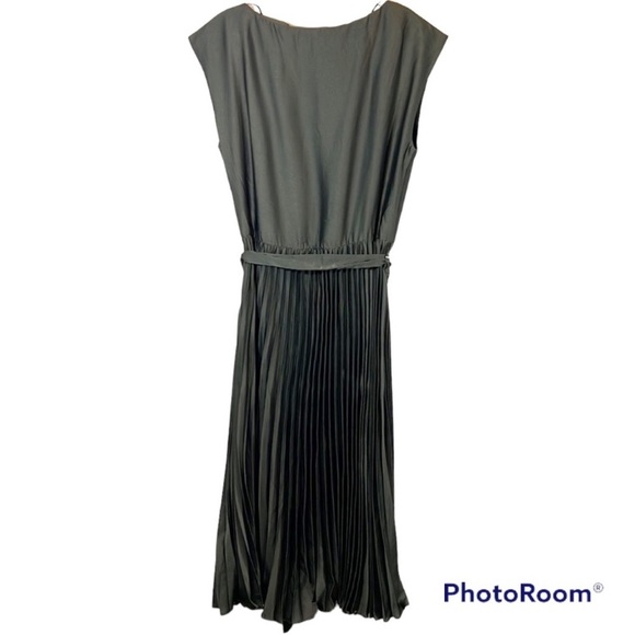 H&M Conscious Green Pleated Dress - Size Small - Picture 2 of 7